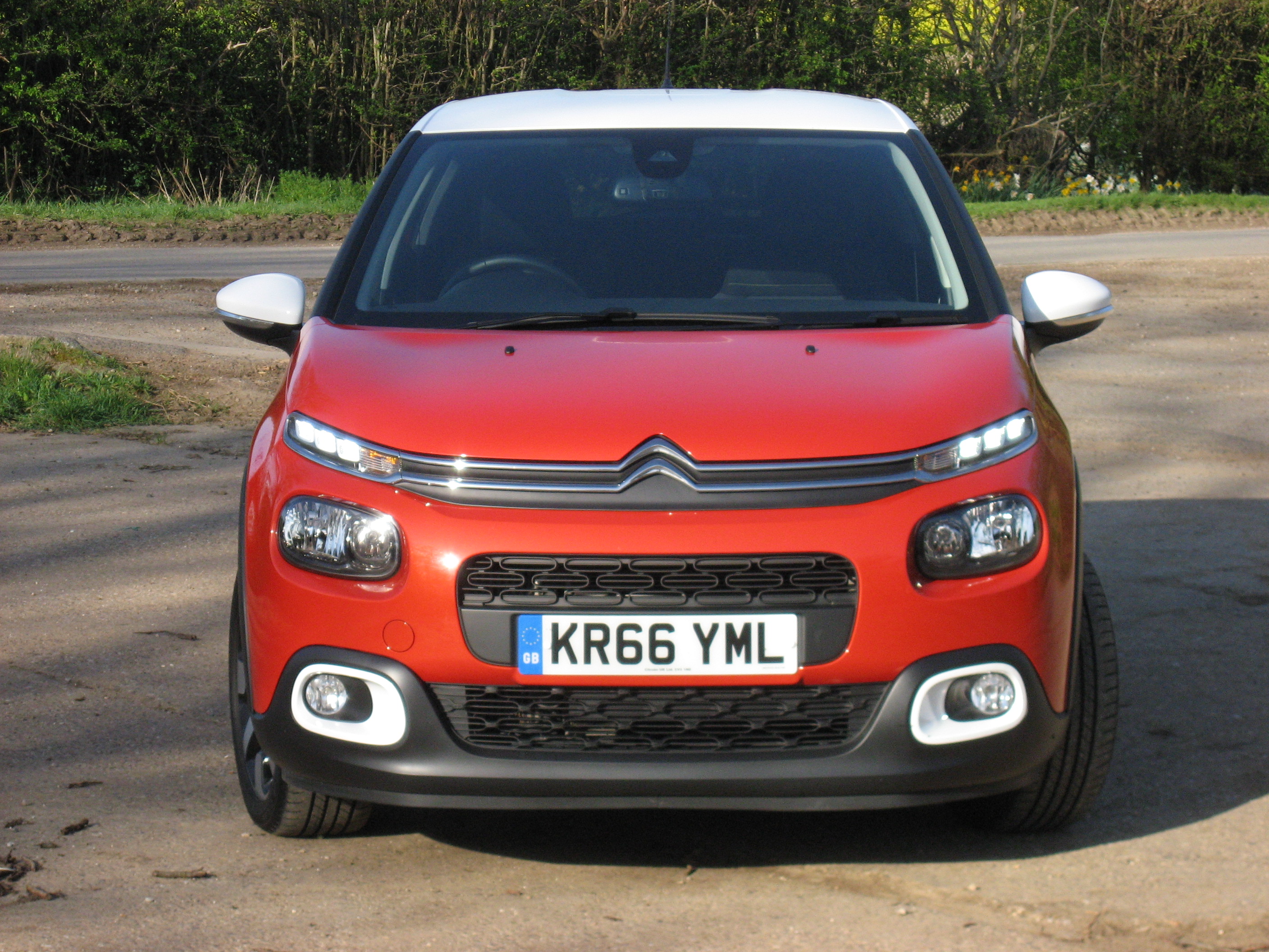 Citroen C3 Flair BlueHDI 100 road test report and review