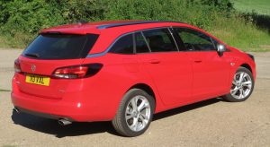 Astra Sports Tourer SRI 1.6i 200PS Turbo road test report and review