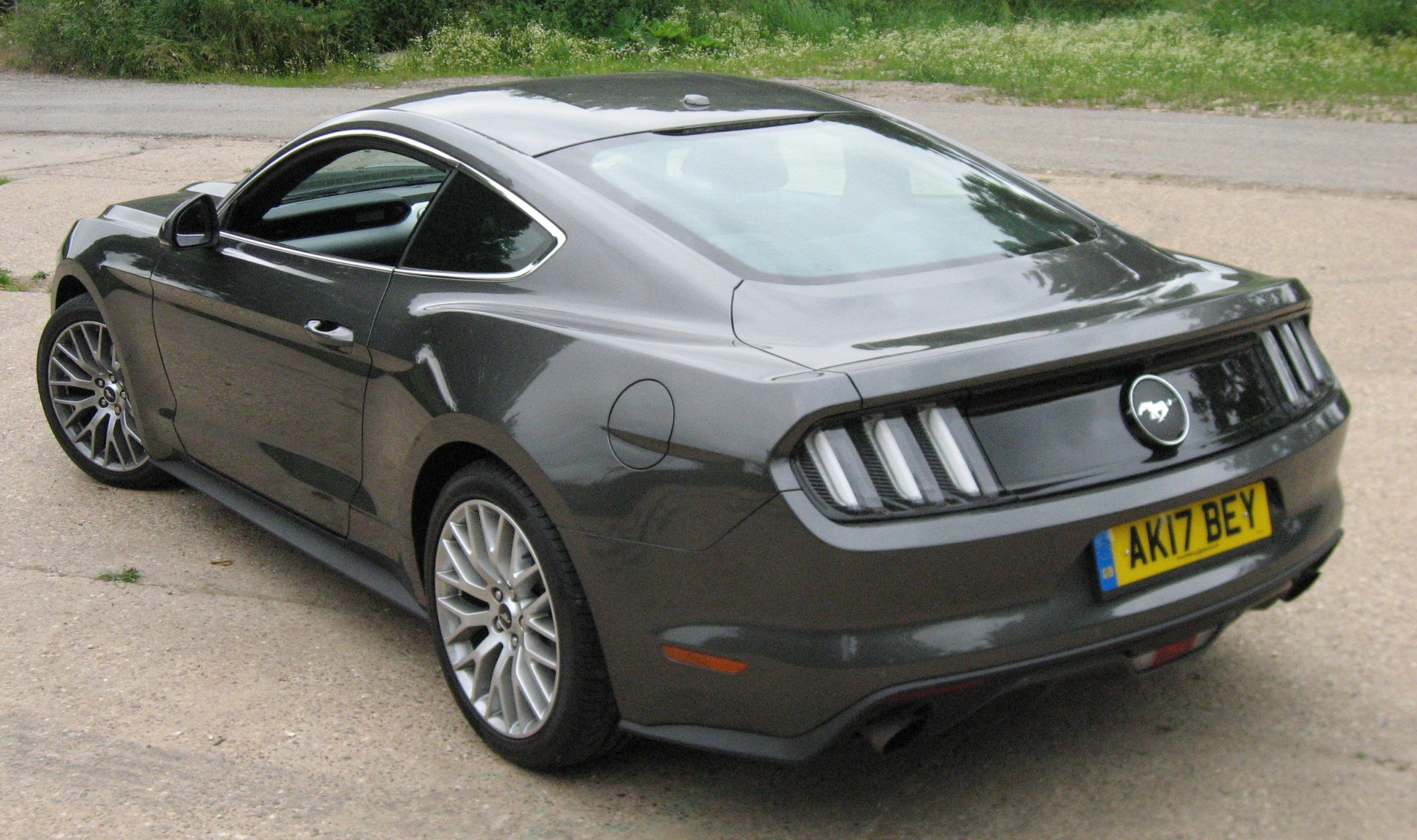 Ford Mustang 2.3 EcoBoost Auto road test report and review