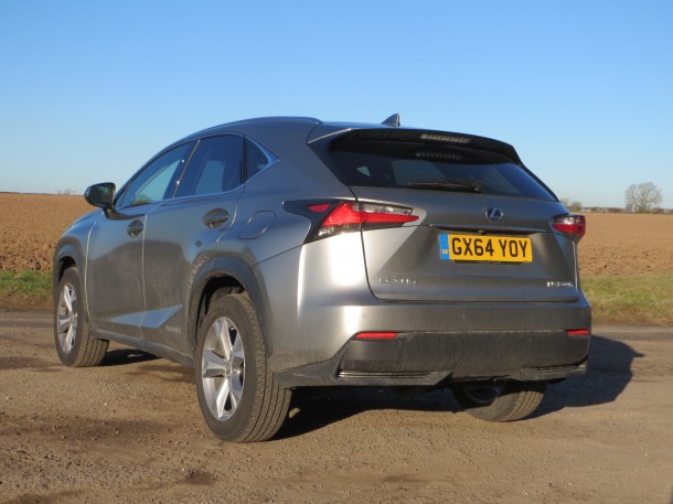 Lexus NX 300h Premier Auto 