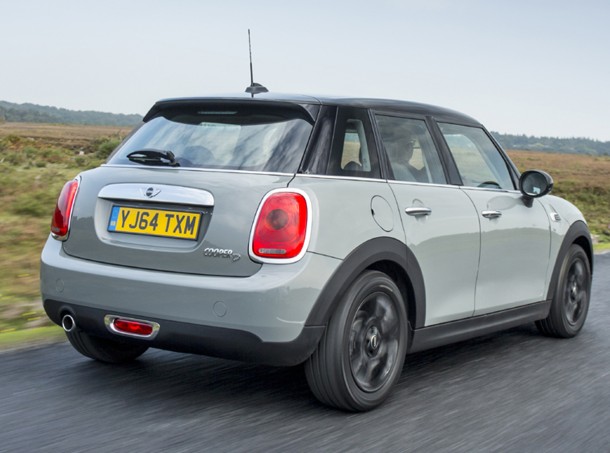 MINI Cooper 1.5 Auto 5-door road test report review (1)