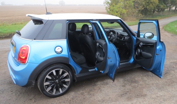 Mini Cooper S 5 door road test report review (17)