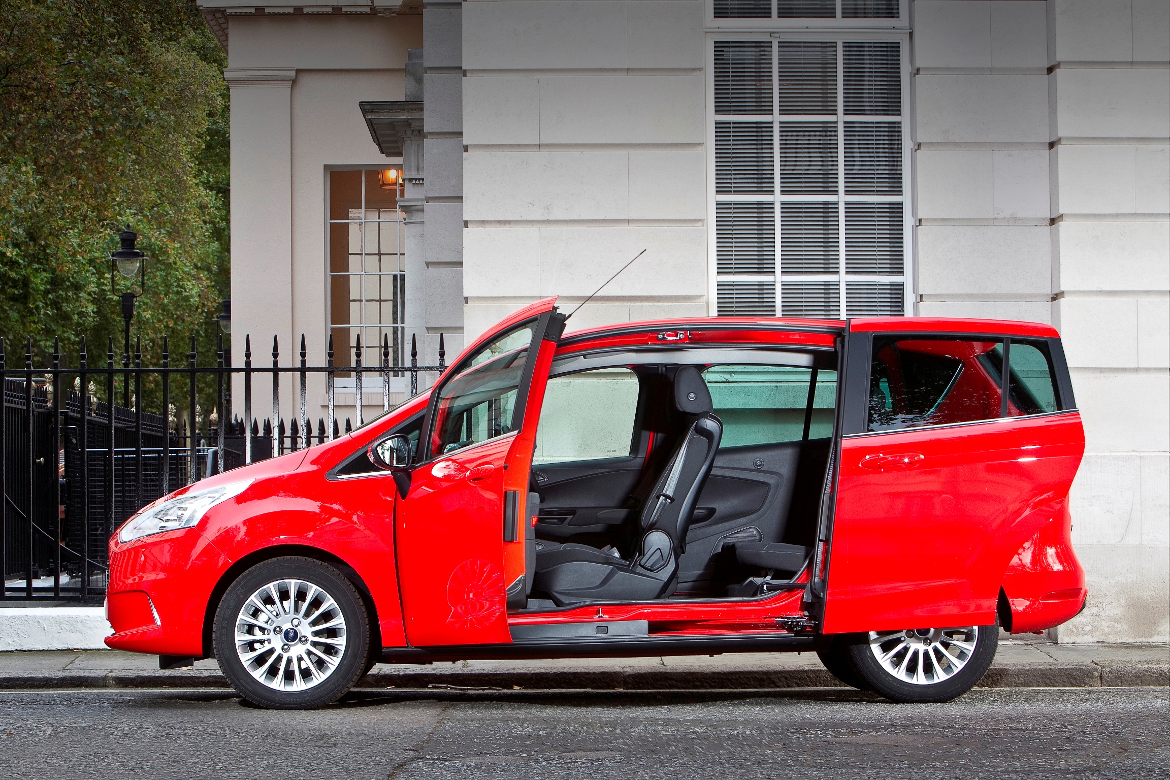 Ford b max no pillars #4