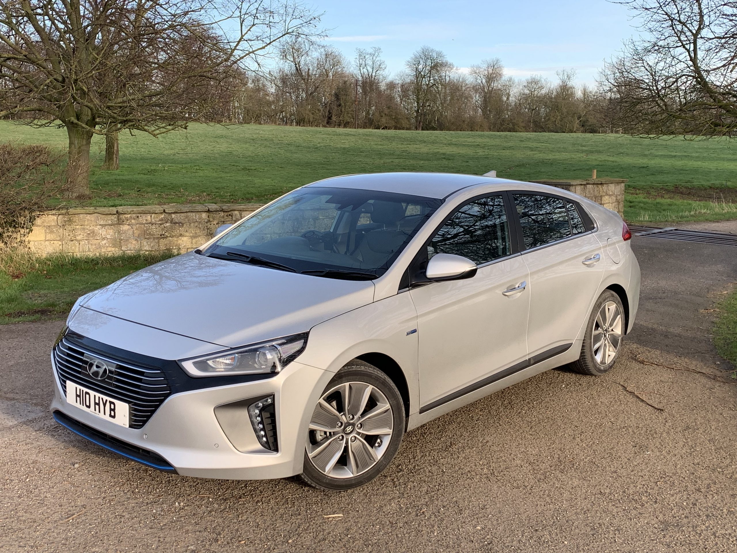 Hyundai ioniq hybrid характеристики Hyundai ioniq hybrid характеристики